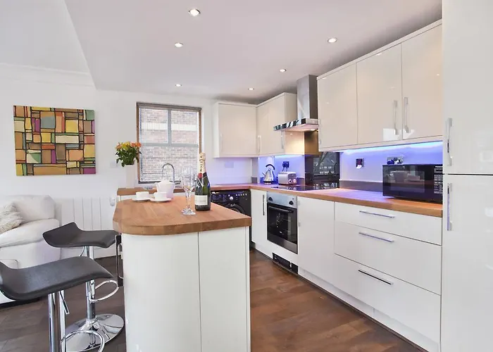 Holiday home 3 Emperors Wharf With Stunning River Views *