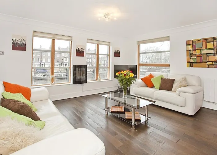 3 Emperors Wharf With Stunning River Views * York